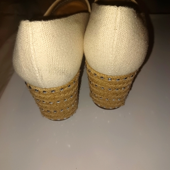 Canvas Wedge - Picture 3 of 6